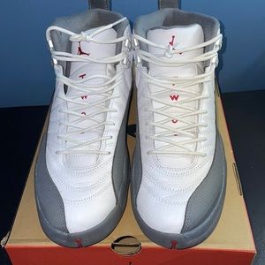 Jordan retro 12 wolf grey